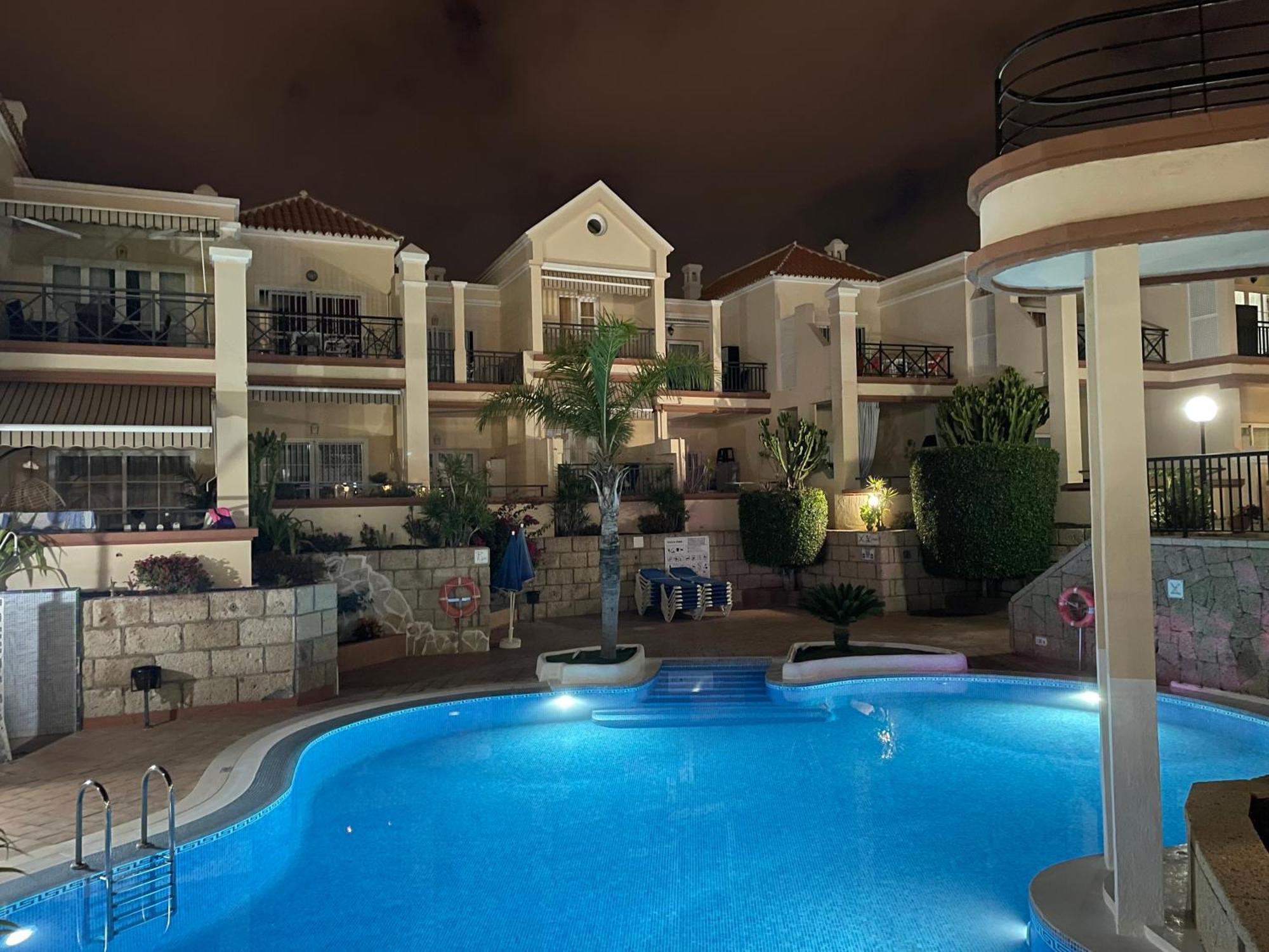Sarah'S Apartment - Playa Fanabe Адехе Екстер'єр фото